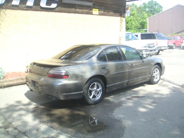 2000 Pontiac Grand Prix XUV SLE 4WD