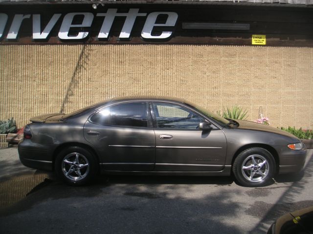 2000 Pontiac Grand Prix XUV SLE 4WD