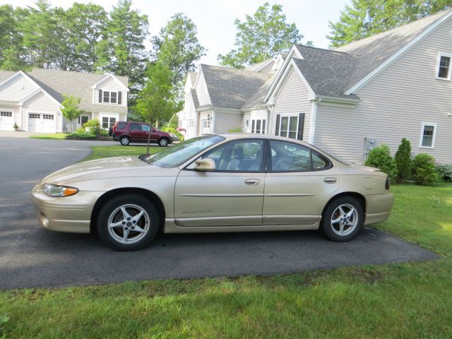 2000 Pontiac Grand Prix XUV SLE 4WD