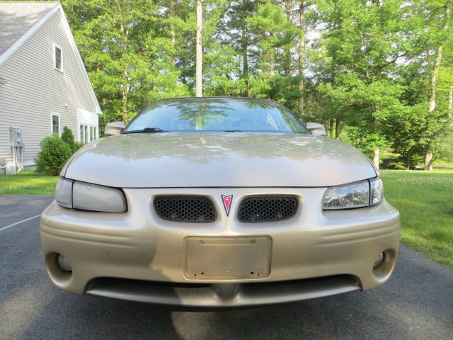 2000 Pontiac Grand Prix XUV SLE 4WD