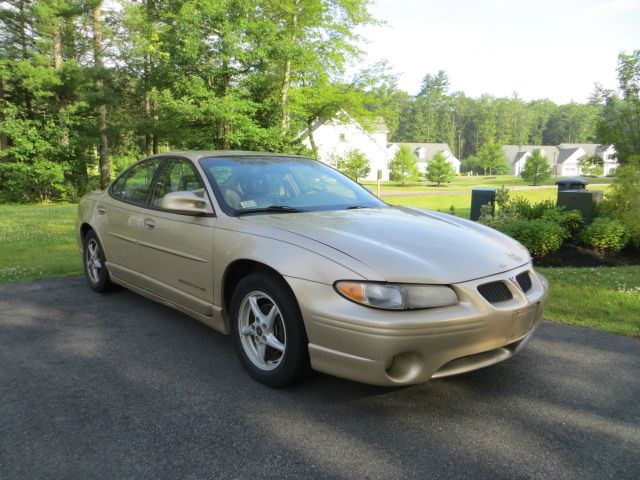 2000 Pontiac Grand Prix XUV SLE 4WD