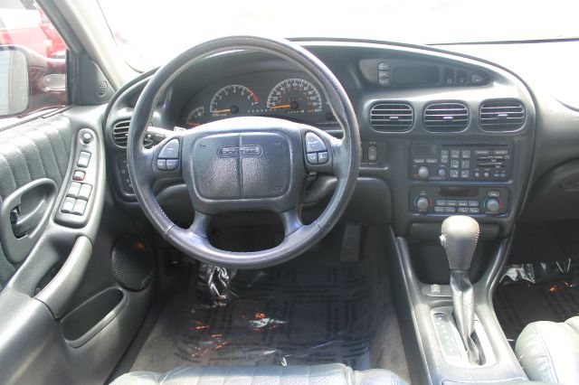 2000 Pontiac Grand Prix 4dr Quad Cab WB 4WD SLT