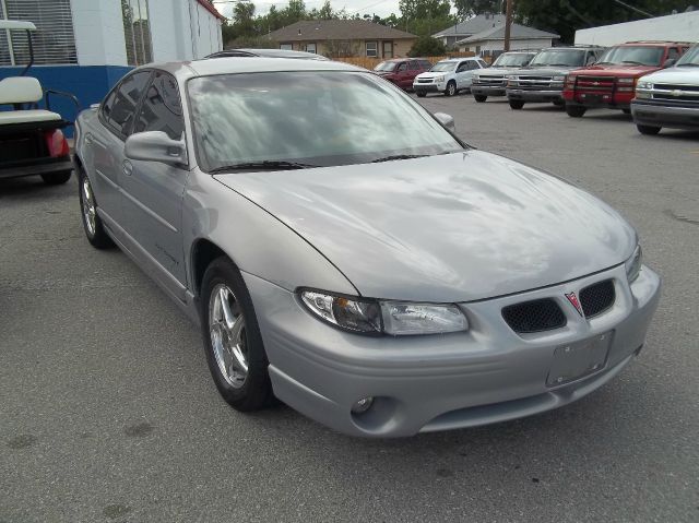 2000 Pontiac Grand Prix XUV SLE 4WD