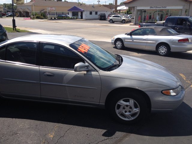 2000 Pontiac Grand Prix Sport -5 Speed-stick-4x4