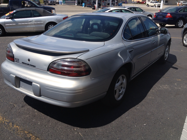 2000 Pontiac Grand Prix Sport -5 Speed-stick-4x4