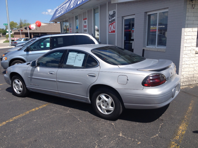 2000 Pontiac Grand Prix Sport -5 Speed-stick-4x4