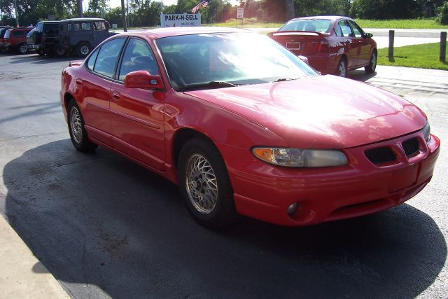 2000 Pontiac Grand Prix XUV SLE 4WD