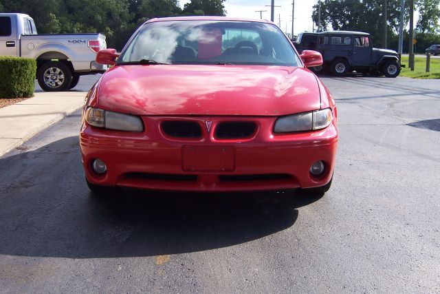 2000 Pontiac Grand Prix XUV SLE 4WD