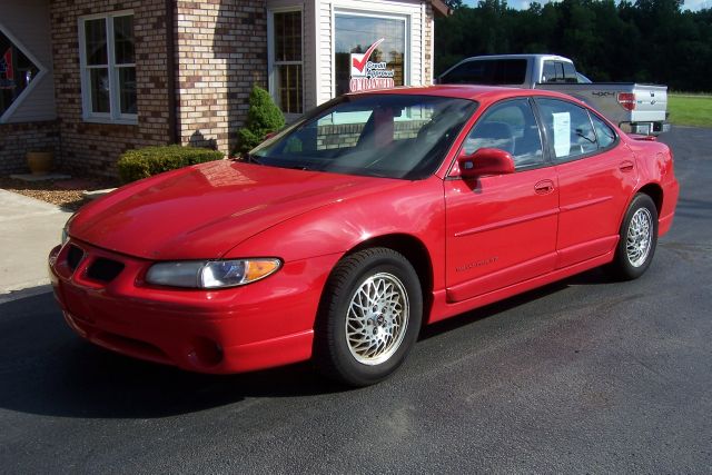 2000 Pontiac Grand Prix XUV SLE 4WD