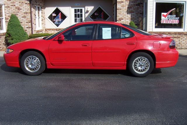 2000 Pontiac Grand Prix XUV SLE 4WD