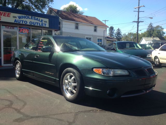 2000 Pontiac Grand Prix XUV SLE 4WD