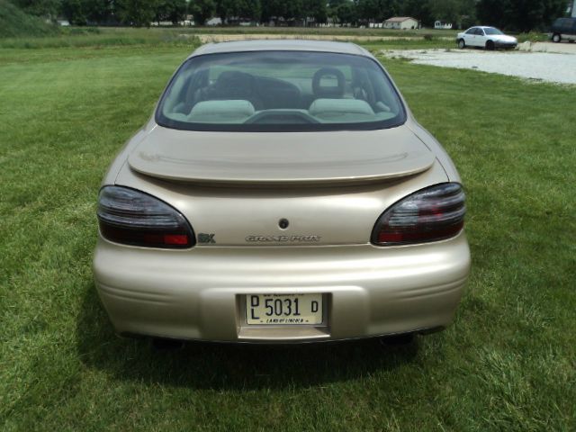 2000 Pontiac Grand Prix XUV SLE 4WD