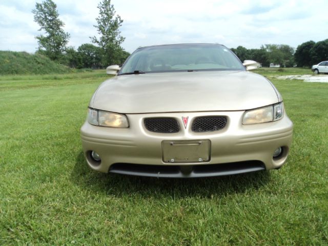 2000 Pontiac Grand Prix XUV SLE 4WD