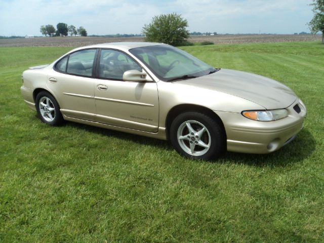 2000 Pontiac Grand Prix XUV SLE 4WD