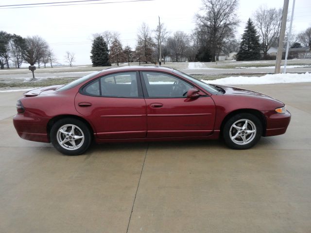 2000 Pontiac Grand Prix XUV SLE 4WD