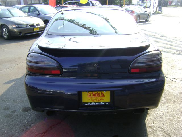 2001 Pontiac Grand Prix XUV SLE 4WD