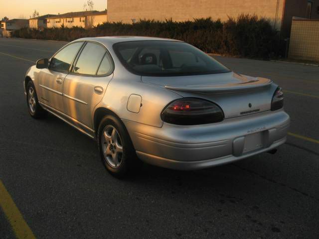 2001 Pontiac Grand Prix Sport -5 Speed-stick-4x4