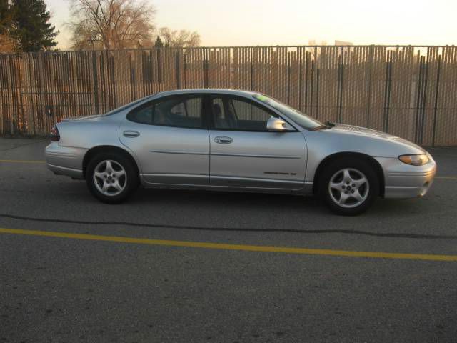 2001 Pontiac Grand Prix Sport -5 Speed-stick-4x4