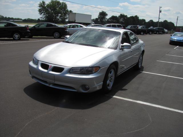 2001 Pontiac Grand Prix Sport -5 Speed-stick-4x4