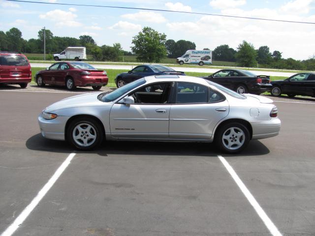 2001 Pontiac Grand Prix Sport -5 Speed-stick-4x4