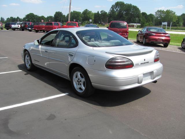 2001 Pontiac Grand Prix Sport -5 Speed-stick-4x4