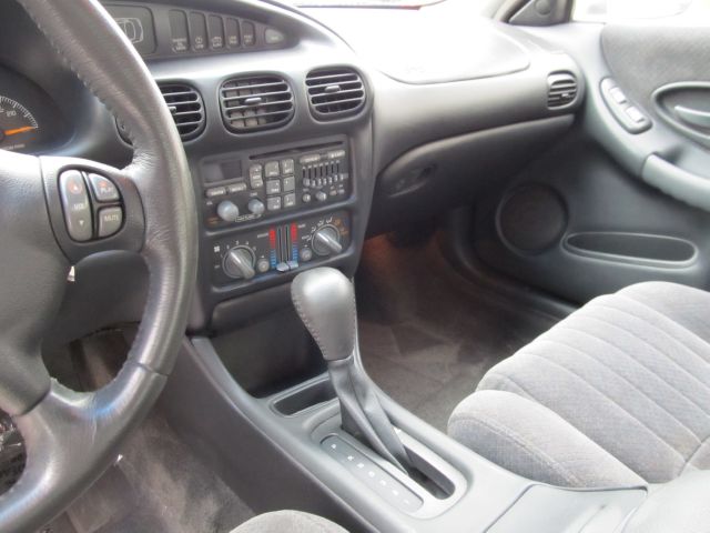 2001 Pontiac Grand Prix XUV SLE 4WD