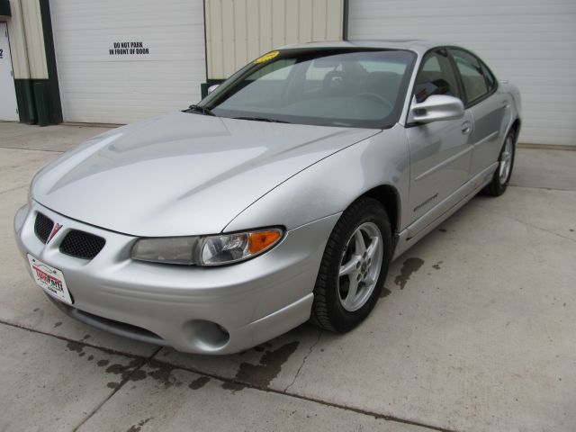 2001 Pontiac Grand Prix XUV SLE 4WD