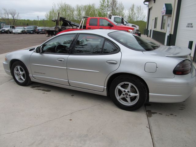 2001 Pontiac Grand Prix XUV SLE 4WD