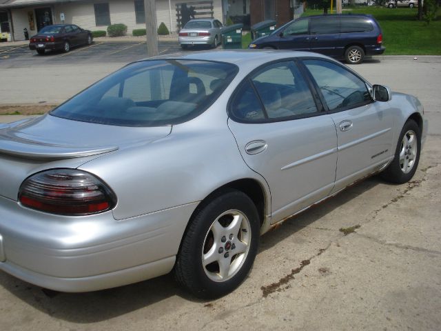 2001 Pontiac Grand Prix Sport -5 Speed-stick-4x4