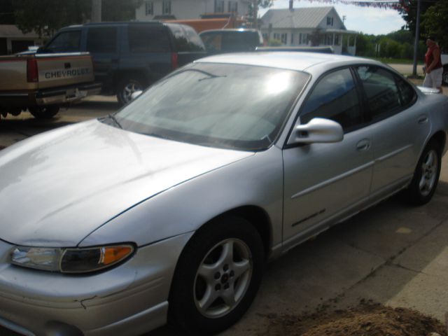 2001 Pontiac Grand Prix Sport -5 Speed-stick-4x4