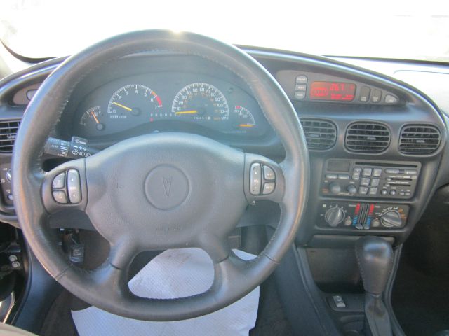 2001 Pontiac Grand Prix XUV SLE 4WD