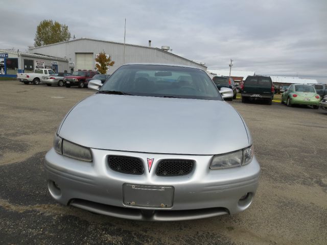 2001 Pontiac Grand Prix XUV SLE 4WD