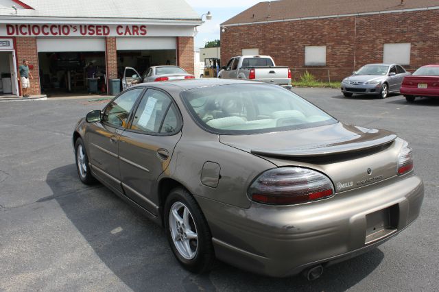 2001 Pontiac Grand Prix XUV SLE 4WD