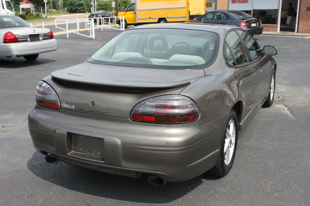 2001 Pontiac Grand Prix XUV SLE 4WD