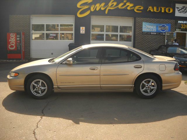 2003 Pontiac Grand Prix XLT W/ Canopy