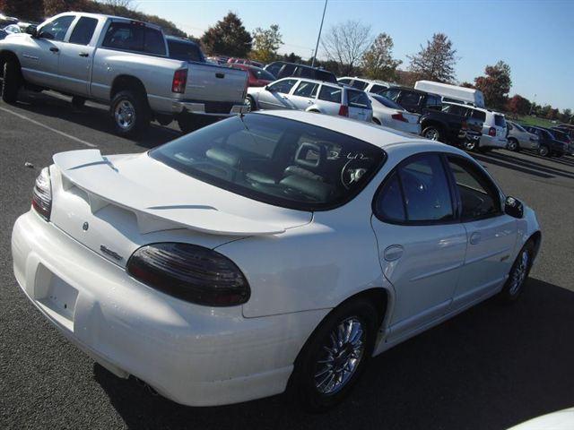 2003 Pontiac Grand Prix 4dr Quad Cab WB 4WD SLT