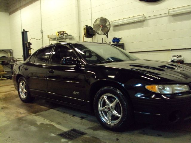 2003 Pontiac Grand Prix 2WD Reg Cab 133 Work Truck