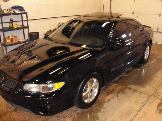 2003 Pontiac Grand Prix 2WD Reg Cab 133 Work Truck