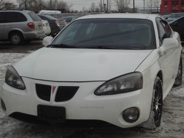 2004 Pontiac Grand Prix 4WD Supercrew Styleside 5-1/2 Ft Box XLT