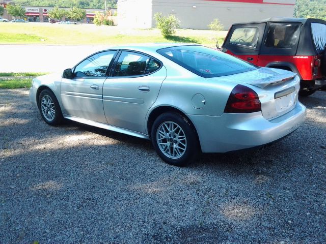 2004 Pontiac Grand Prix 4WD Supercrew Styleside 5-1/2 Ft Box XLT