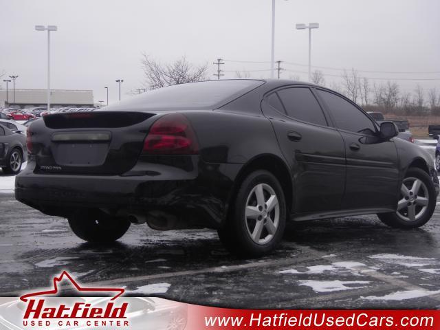 2005 Pontiac Grand Prix SE Sedan