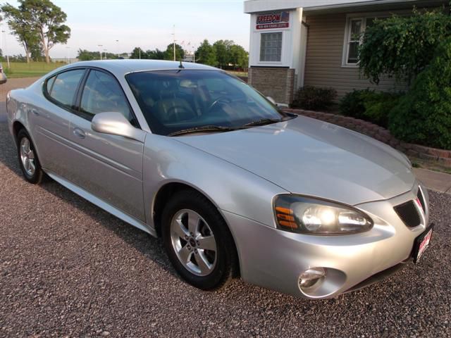 2005 Pontiac Grand Prix LS Flex Fuel 4x4 This Is One Of Our Best Bargains