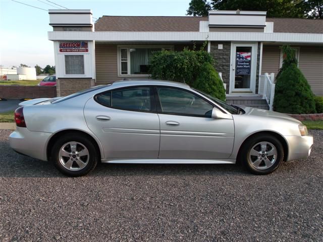 2005 Pontiac Grand Prix LS Flex Fuel 4x4 This Is One Of Our Best Bargains