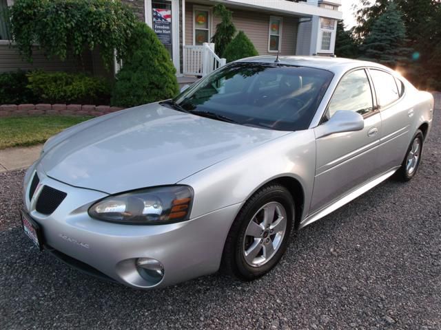 2005 Pontiac Grand Prix LS Flex Fuel 4x4 This Is One Of Our Best Bargains