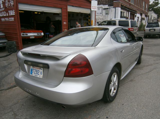 2006 Pontiac Grand Prix Base