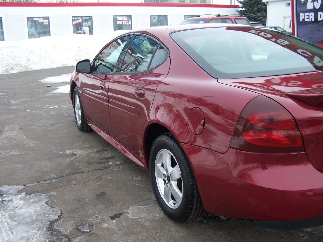 2006 Pontiac Grand Prix 4WD Supercrew Styleside 5-1/2 Ft Box XLT