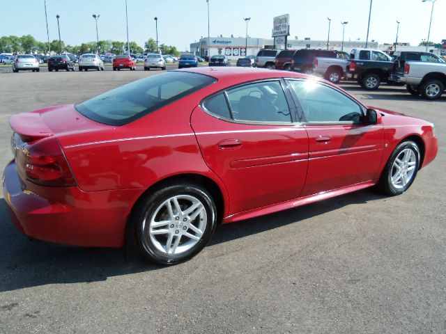 2007 Pontiac Grand Prix XUV SLE 4WD