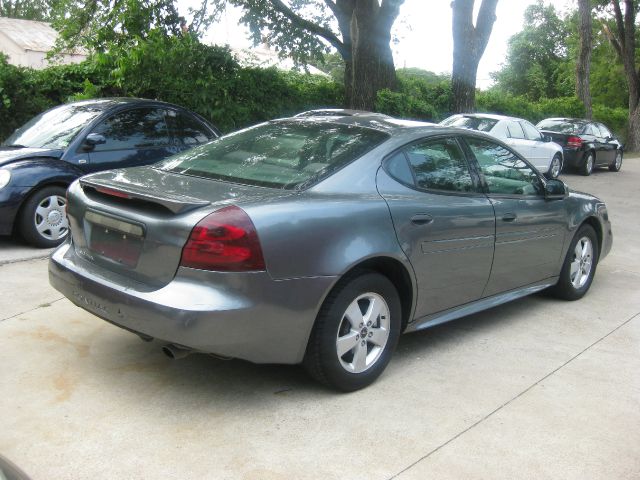 2007 Pontiac Grand Prix XUV SLE 4WD