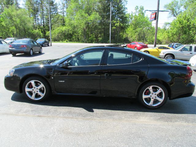 2007 Pontiac Grand Prix GT Hard Top Convertible 2D