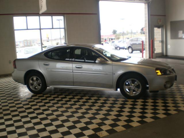 2008 Pontiac Grand Prix Unknown